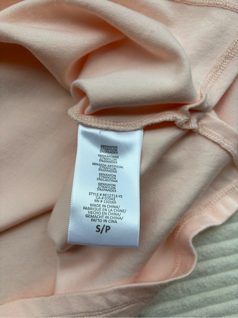 eri + ali Peach Scalloped Neck Tank Top Lightweight Sleeveless Blouse Size S - Picture 7 of 8